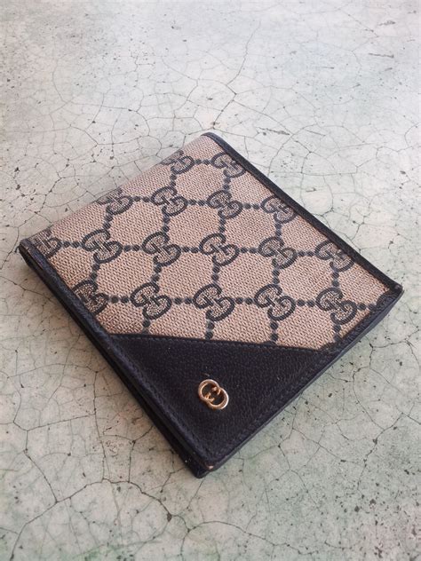 authentic gucci wallet.